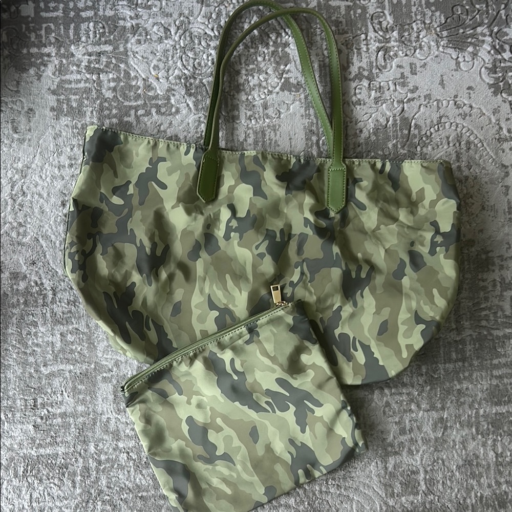 Urban Expressions Green Camouflage Tote